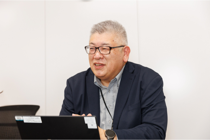 国内営業本部　オペレーションセンター　第一課　課長　東 様