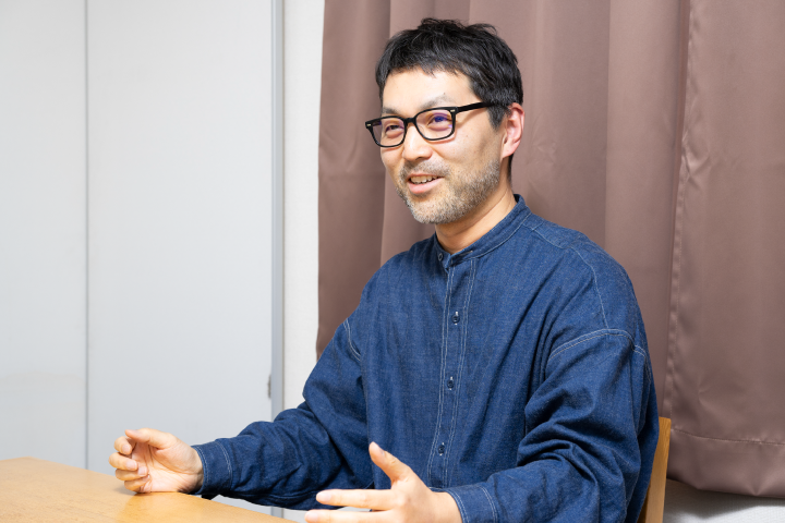 WEBディレクターの上村氏